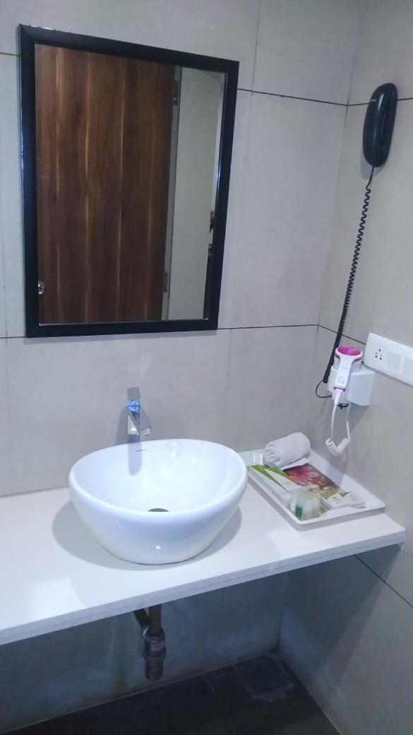 The Grand Vardhman Hotel Morbi Extérieur photo