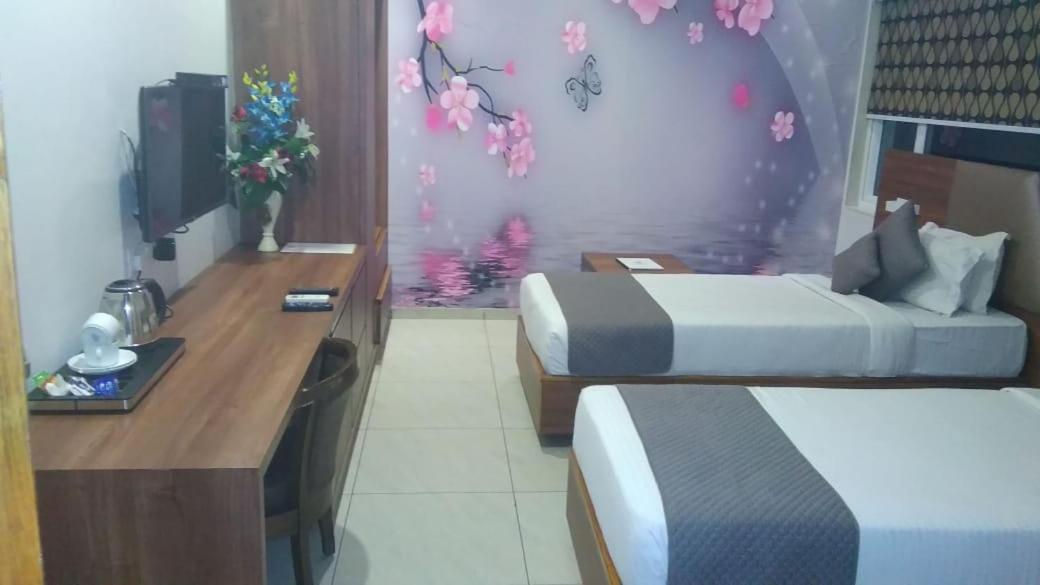 The Grand Vardhman Hotel Morbi Extérieur photo