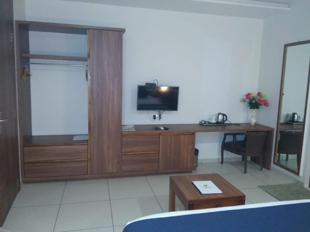 The Grand Vardhman Hotel Morbi Extérieur photo