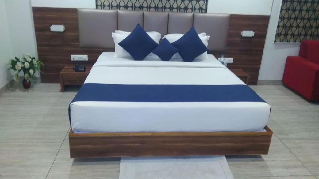 The Grand Vardhman Hotel Morbi Extérieur photo